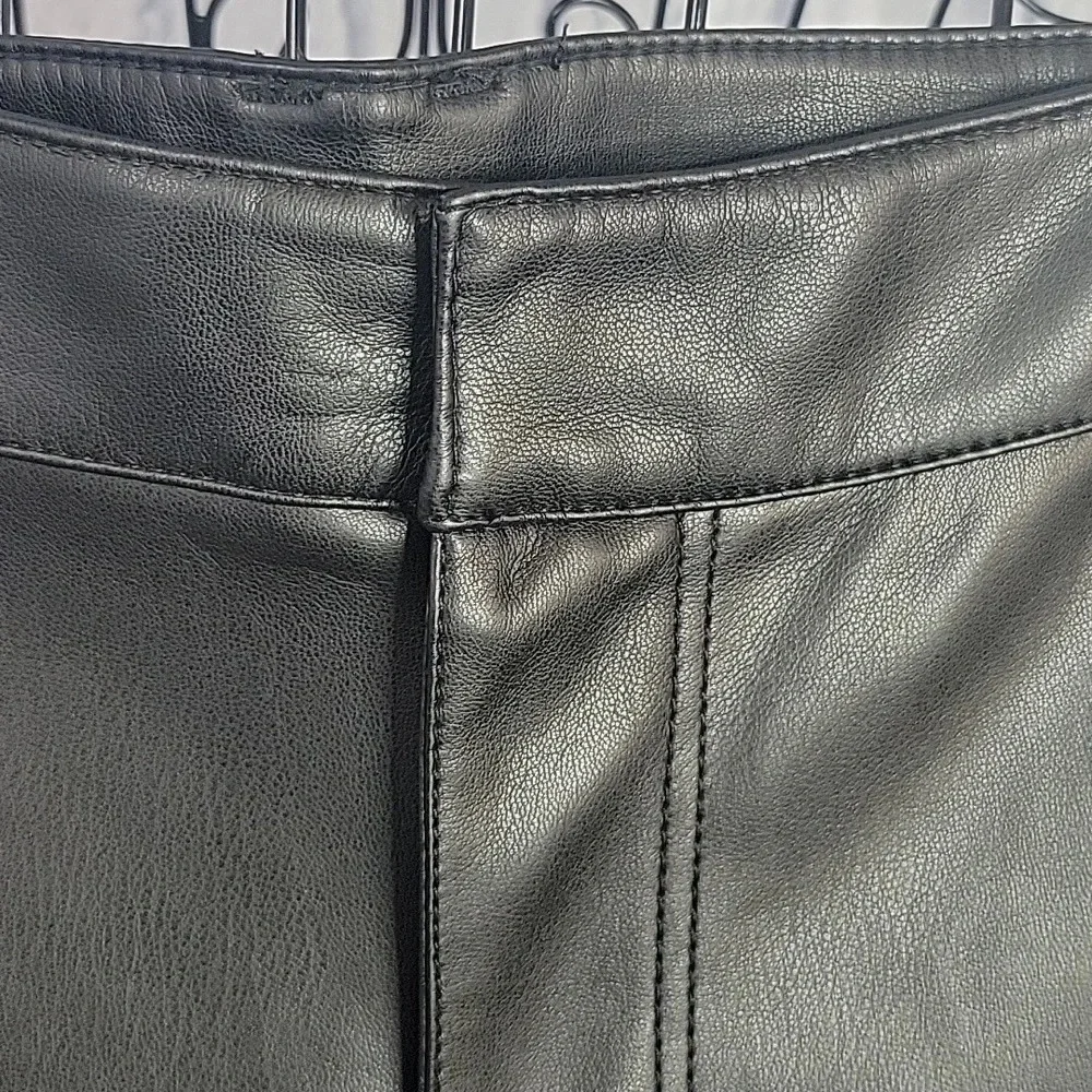 FREE PEOPLE Black Love Language Low Rise Faux Leather‎ Pant Size 10